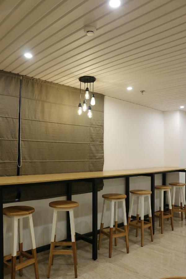 布巴内什瓦尔 Sm Hives酒店 外观 照片