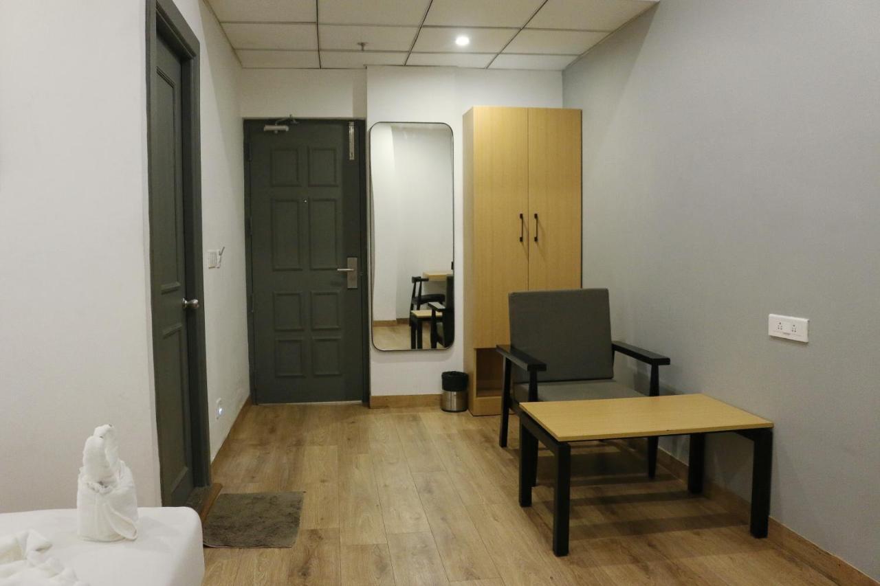 布巴内什瓦尔 Sm Hives酒店 外观 照片